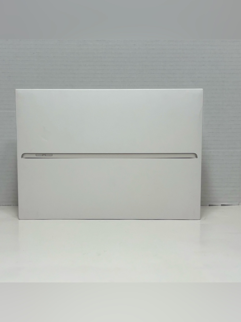 Apple iPad 9th Generation (Silver) - EMPTY BOX ONLY Ultra-Thin Tablet